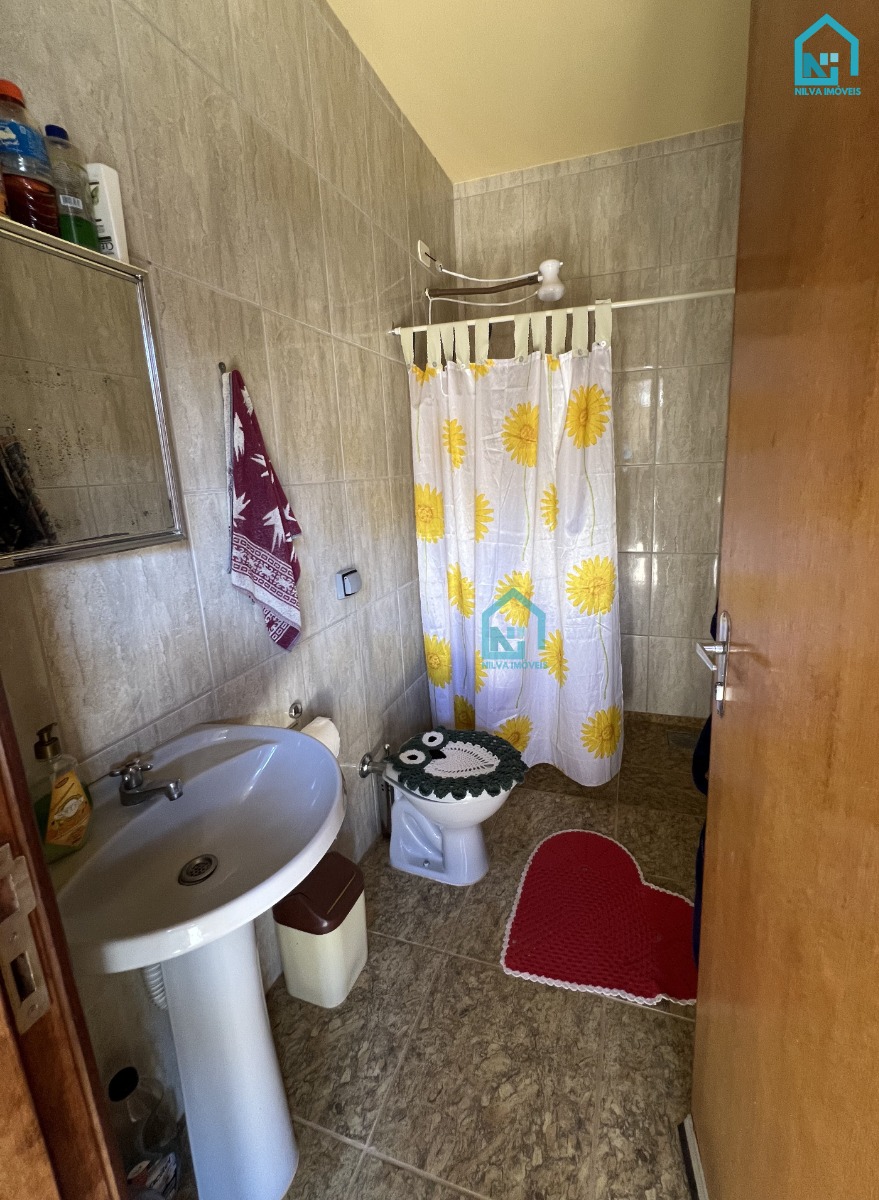 Imagens do imóveis Casa (Padrão), com 3 quartos e 2 banheiros à Venda, 250 m² em Vargem Grande do Sul/SP