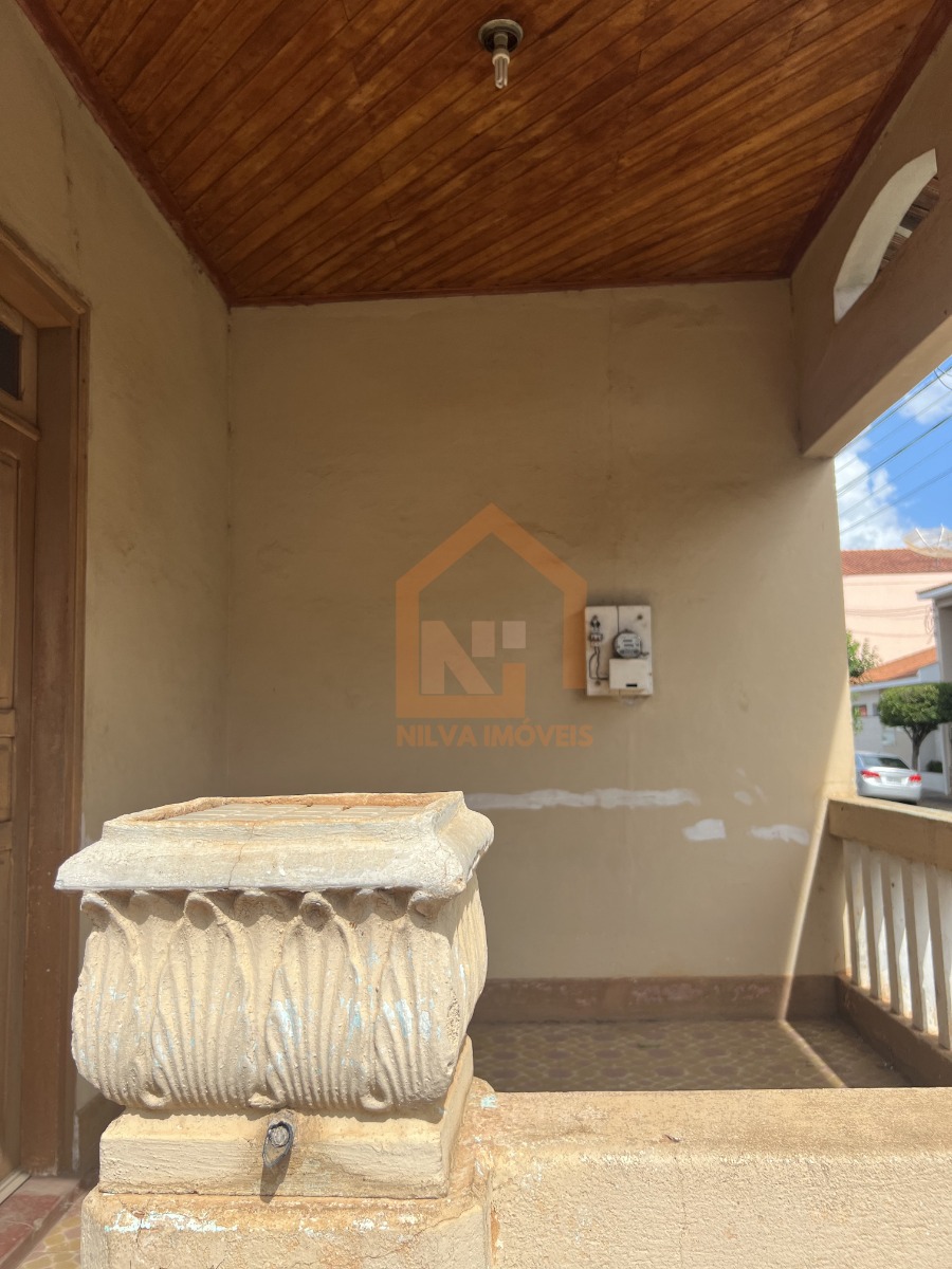 Imagens do imóveis Casa (Padrão), com 3 quartos e 1 banheiros à Venda, 402 m² em Vargem Grande do Sul/SP