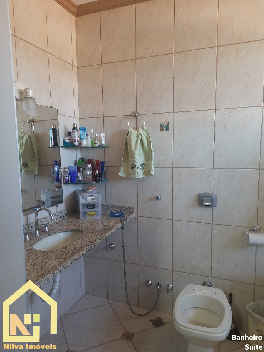 Imagens do imóveis Casa (Padrão), com 3 quartos e 3 banheiros à Venda, 190 m² em Vargem Grande do Sul/SP