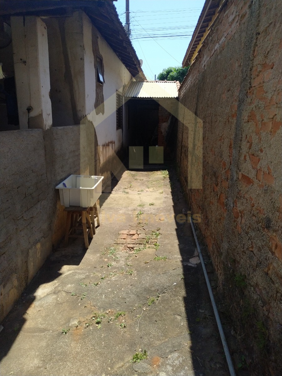 Imagens do imóveis Casa (Padrão), com 2 quartos e 2 banheiros à Venda, 200 m² em Vargem Grande do Sul/SP