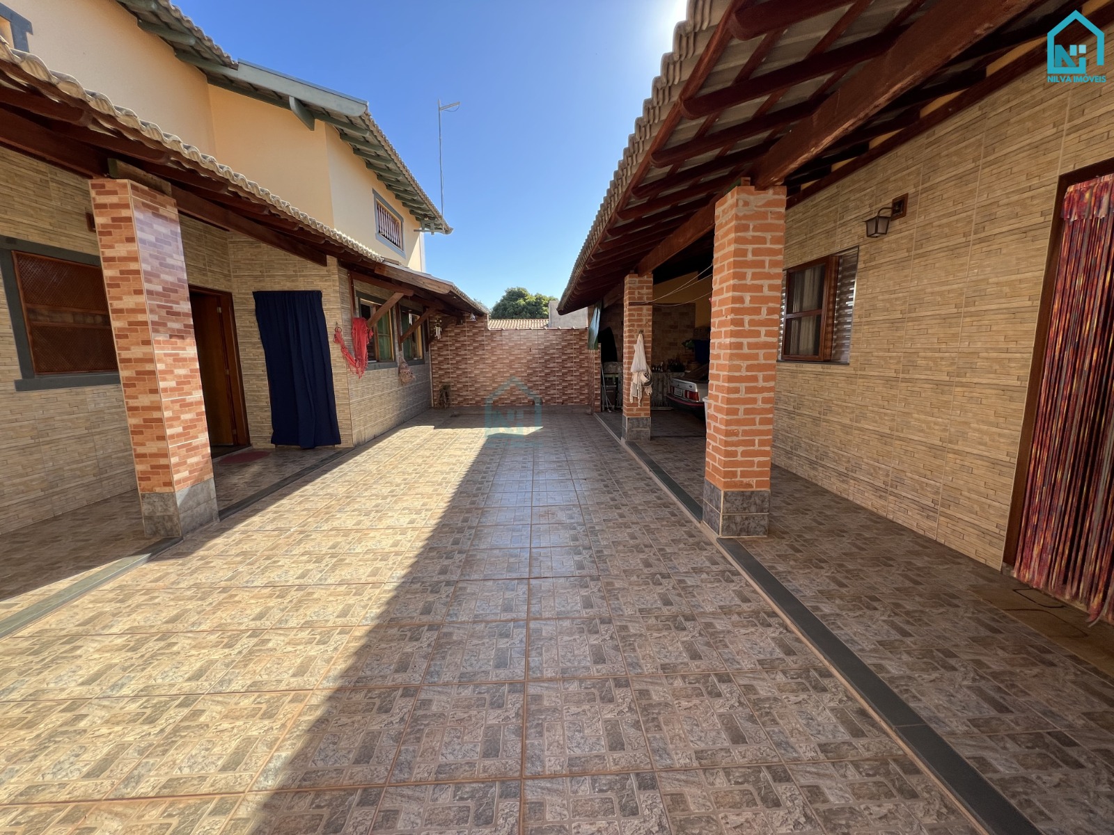 Imagens do imóveis Casa (Padrão), com 3 quartos e 2 banheiros à Venda, 250 m² em Vargem Grande do Sul/SP