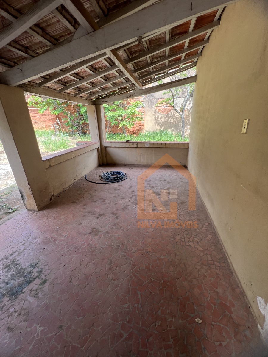 Imagens do imóveis Casa (Padrão), com 3 quartos e 1 banheiros à Venda, 402 m² em Vargem Grande do Sul/SP