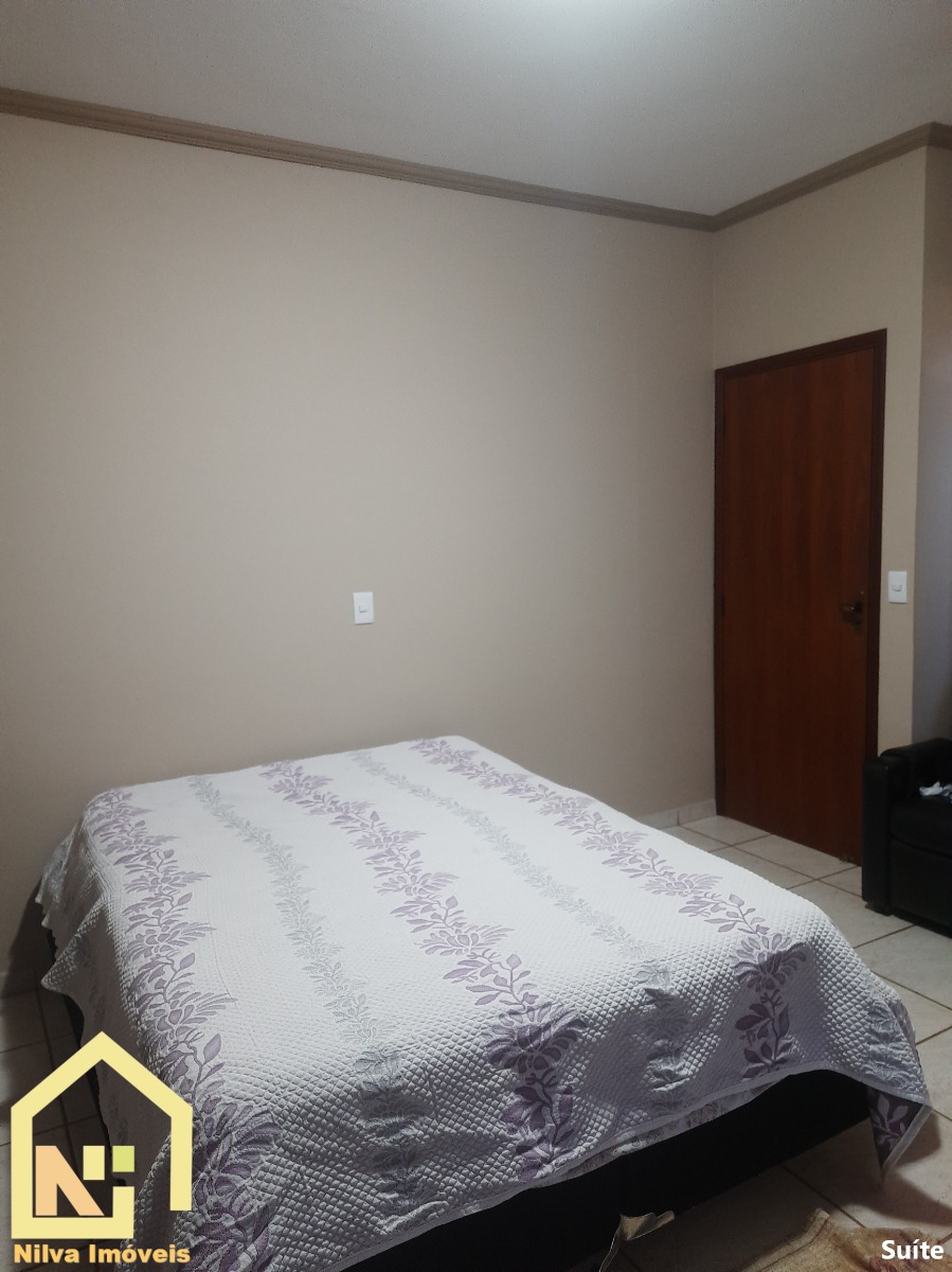 Imagens do imóveis Casa (Padrão), com 3 quartos e 3 banheiros à Venda, 190 m² em Vargem Grande do Sul/SP