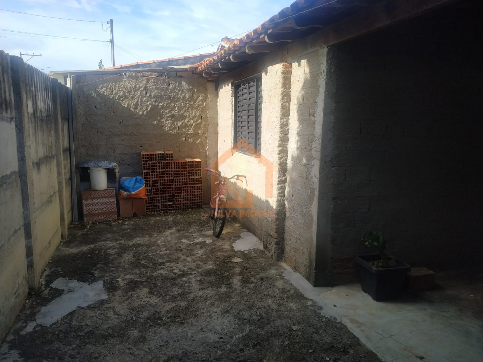 Imagens do imóveis Casa (Padrão), com 4 quartos e 2 banheiros à Venda, 200 m² em Vargem Grande do Sul/SP