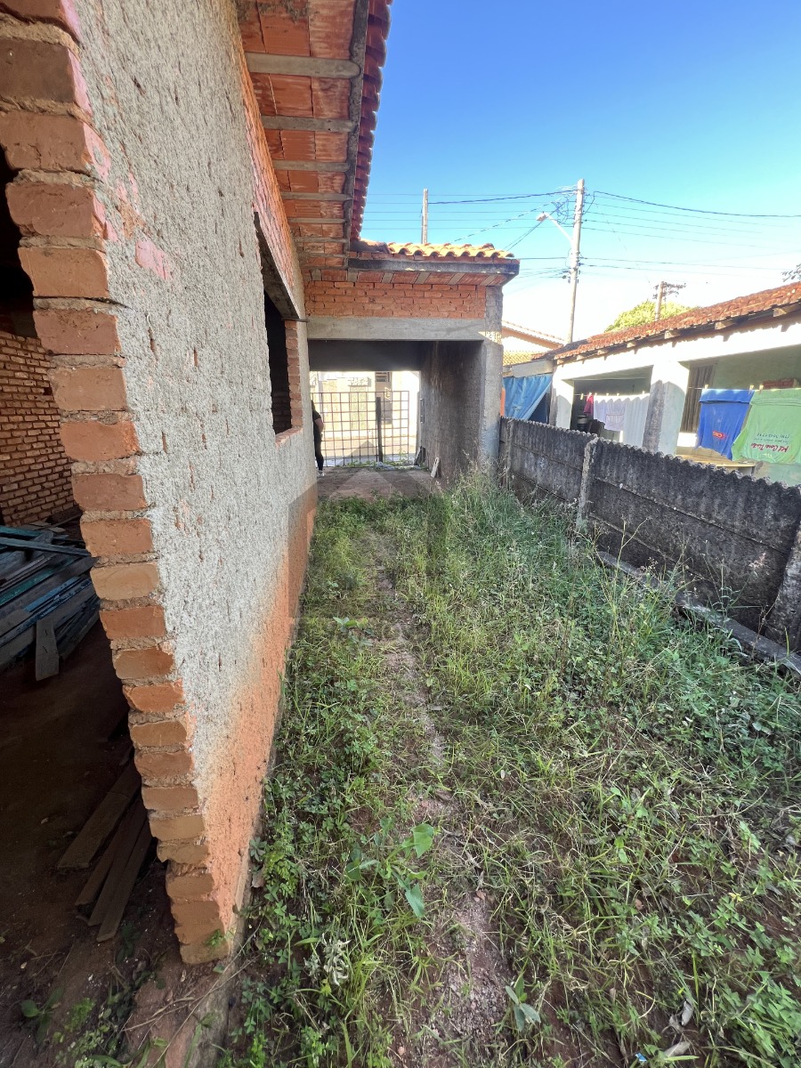 Imagens do imóveis Casa (Padrão), com 2 quartos e 2 banheiros à Venda, 231 m² em Vargem Grande do Sul/SP