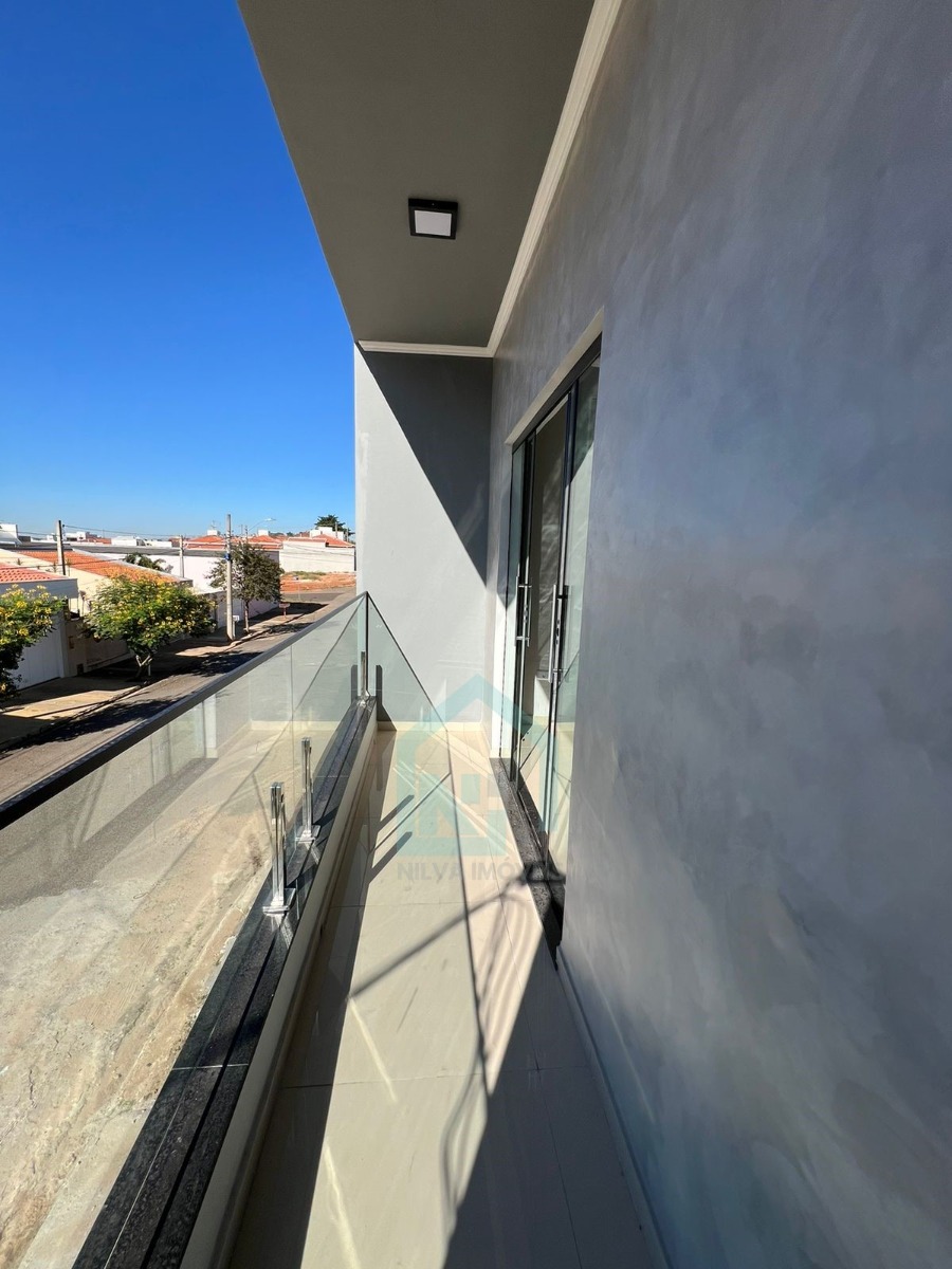 Imagens do imóveis Casa (Padrão), com 2 quartos e 3 banheiros à Venda, 160 m² em Vargem Grande do Sul/SP