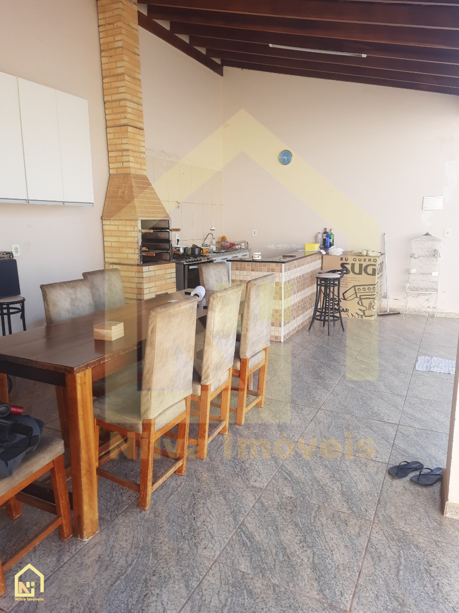 Imagens do imóveis Casa (Padrão), com 2 quartos e 2 banheiros à Venda, 147 m² em Vargem Grande do Sul/SP