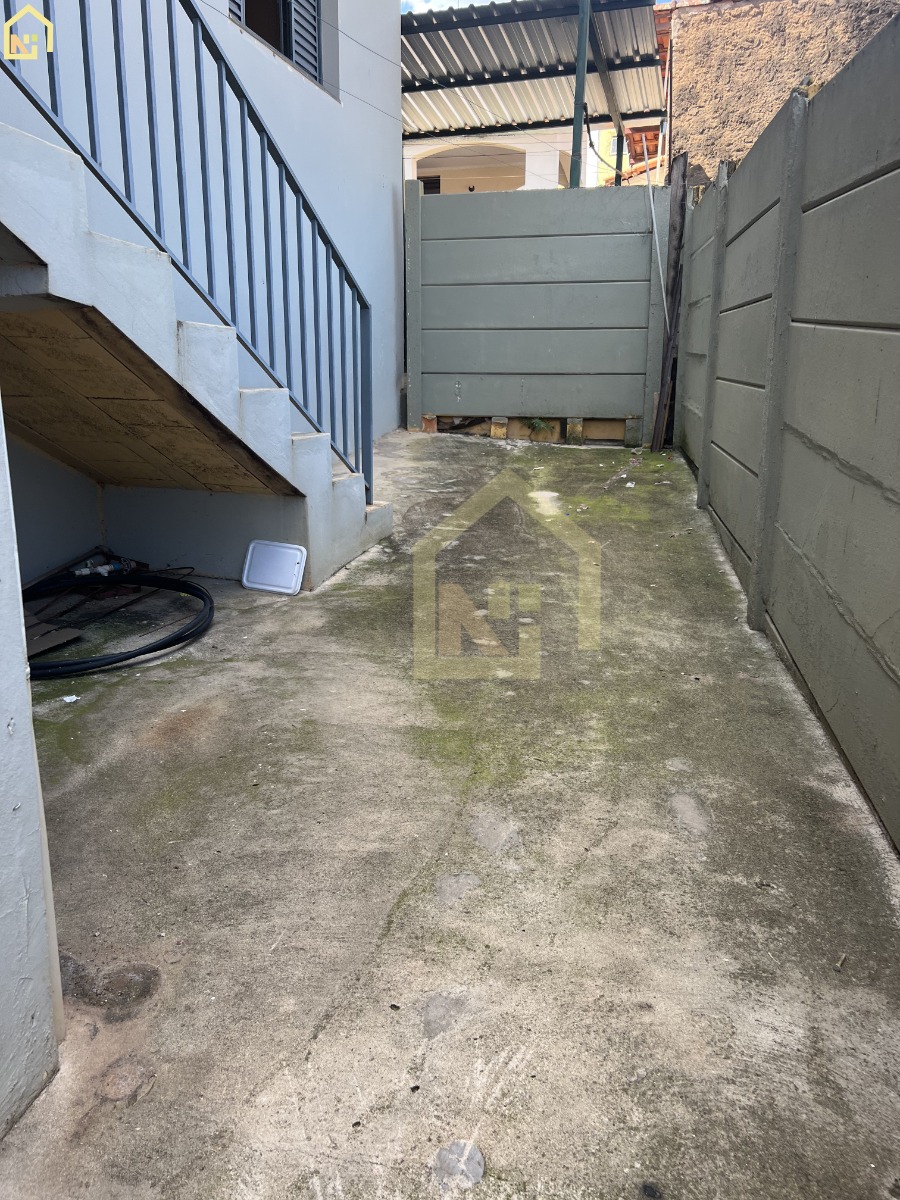 Imagens do imóveis Casa (Padrão), com 6 quartos e 2 banheiros à Venda, 190 m² em Vargem Grande do Sul/SP