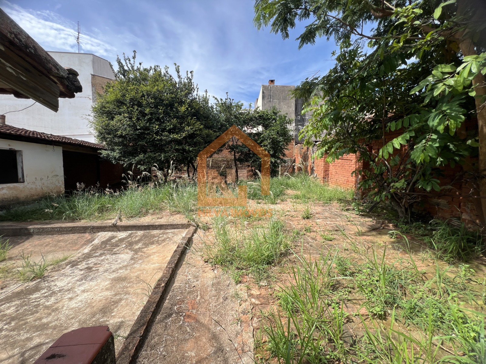 Imagens do imóveis Casa (Padrão), com 3 quartos e 1 banheiros à Venda, 402 m² em Vargem Grande do Sul/SP