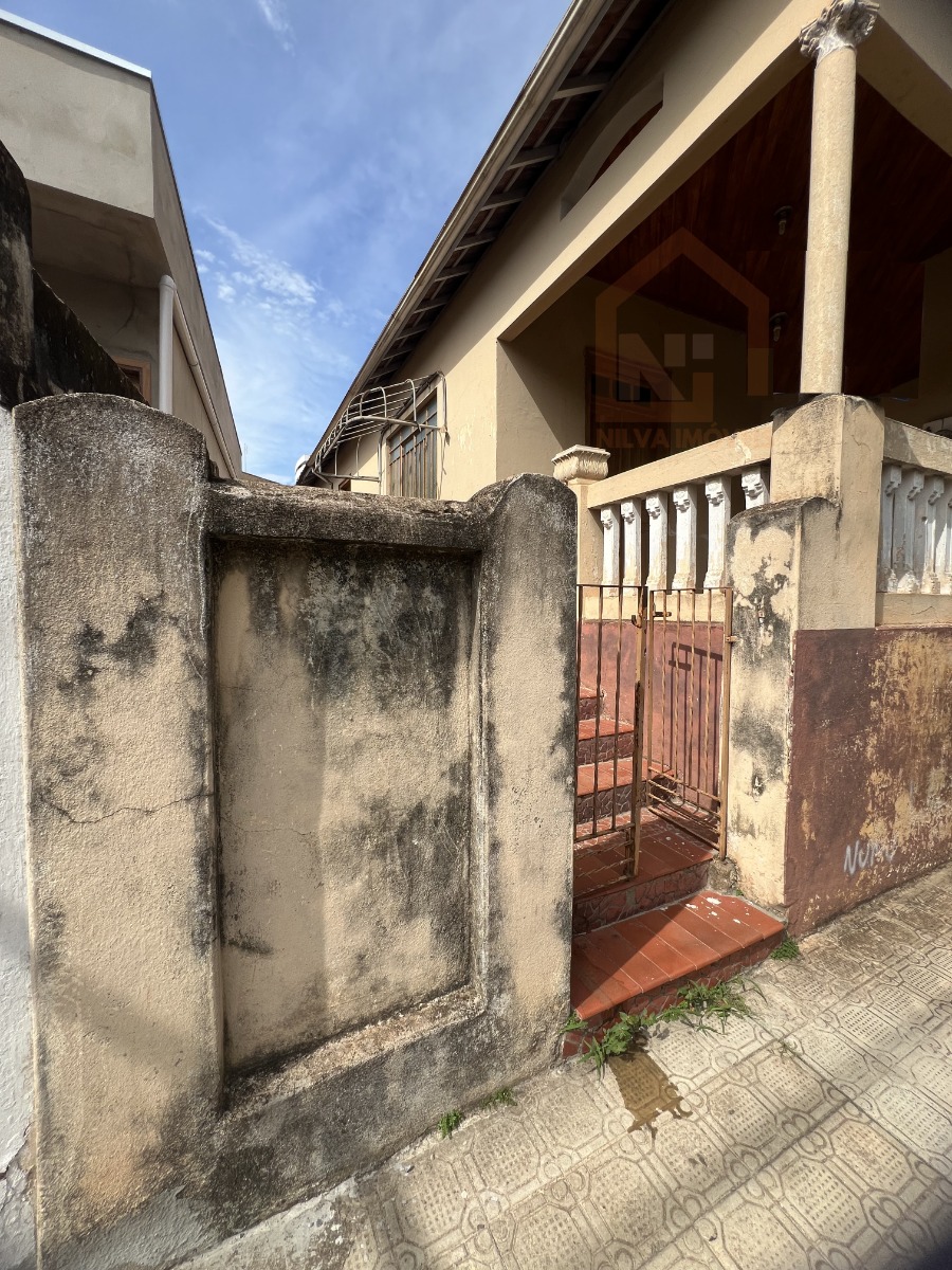 Imagens do imóveis Casa (Padrão), com 3 quartos e 1 banheiros à Venda, 402 m² em Vargem Grande do Sul/SP