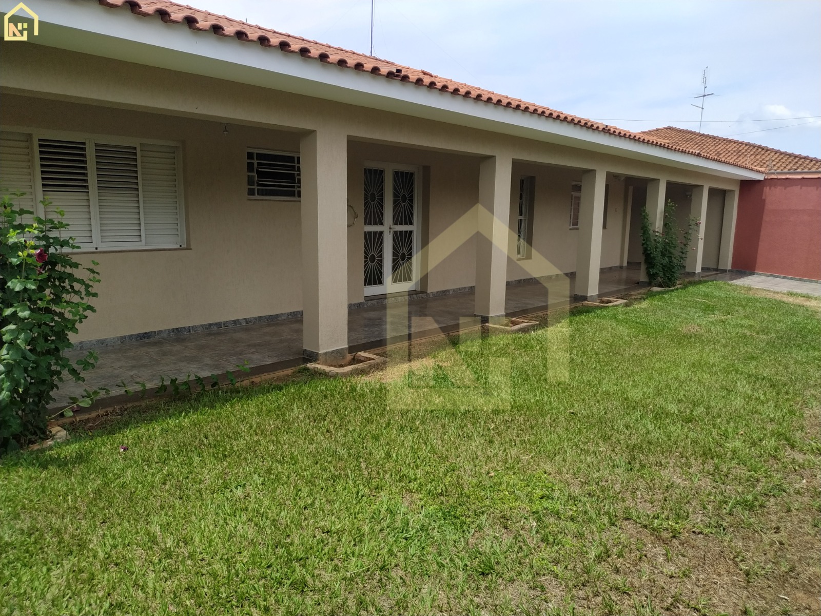 Imagens do imóveis Casa (Padrão), com 2 quartos e 4 banheiros à Venda, 240 m² em Vargem Grande do Sul/SP