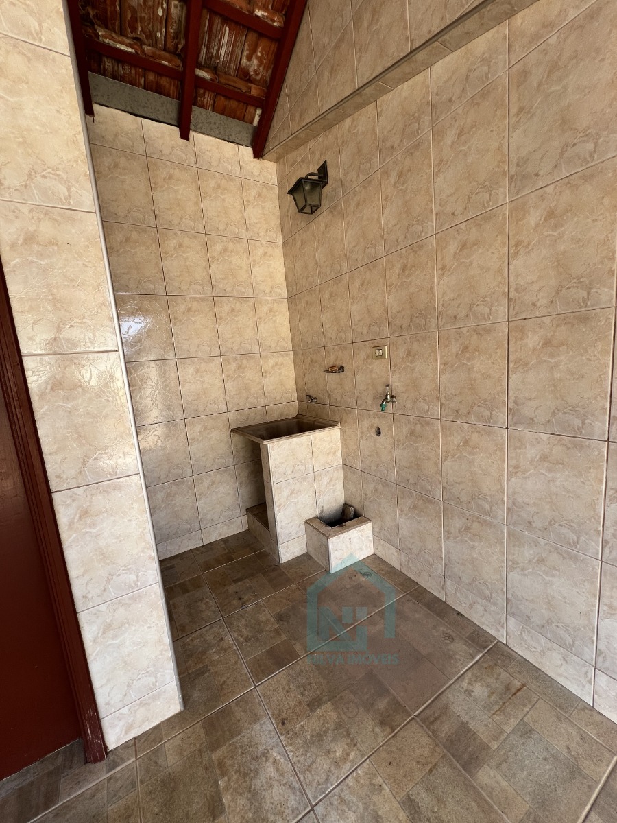 Imagens do imóveis Casa (Padrão), com 3 quartos e 2 banheiros à Venda, 325 m² em Vargem Grande do Sul/SP