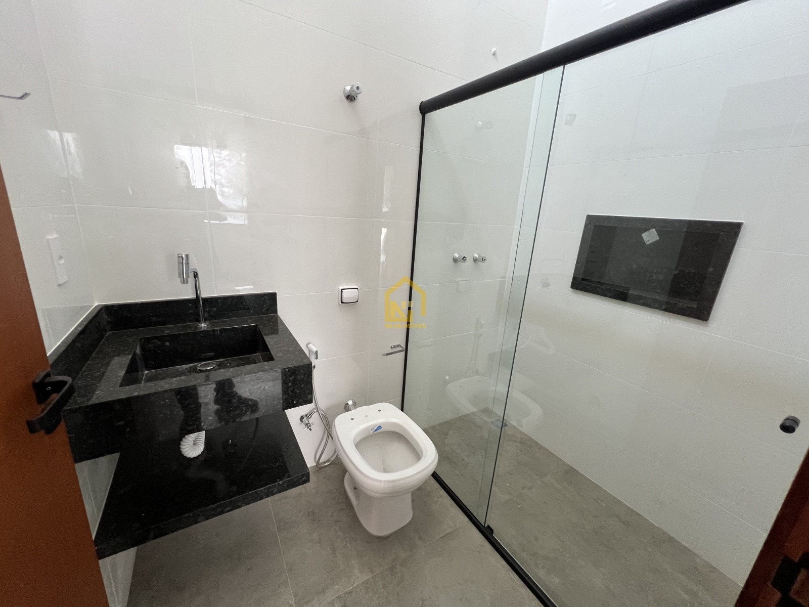 Imagens do imóveis Casa (Padrão), com 2 quartos e 3 banheiros à Venda, 160 m² em Vargem Grande do Sul/SP