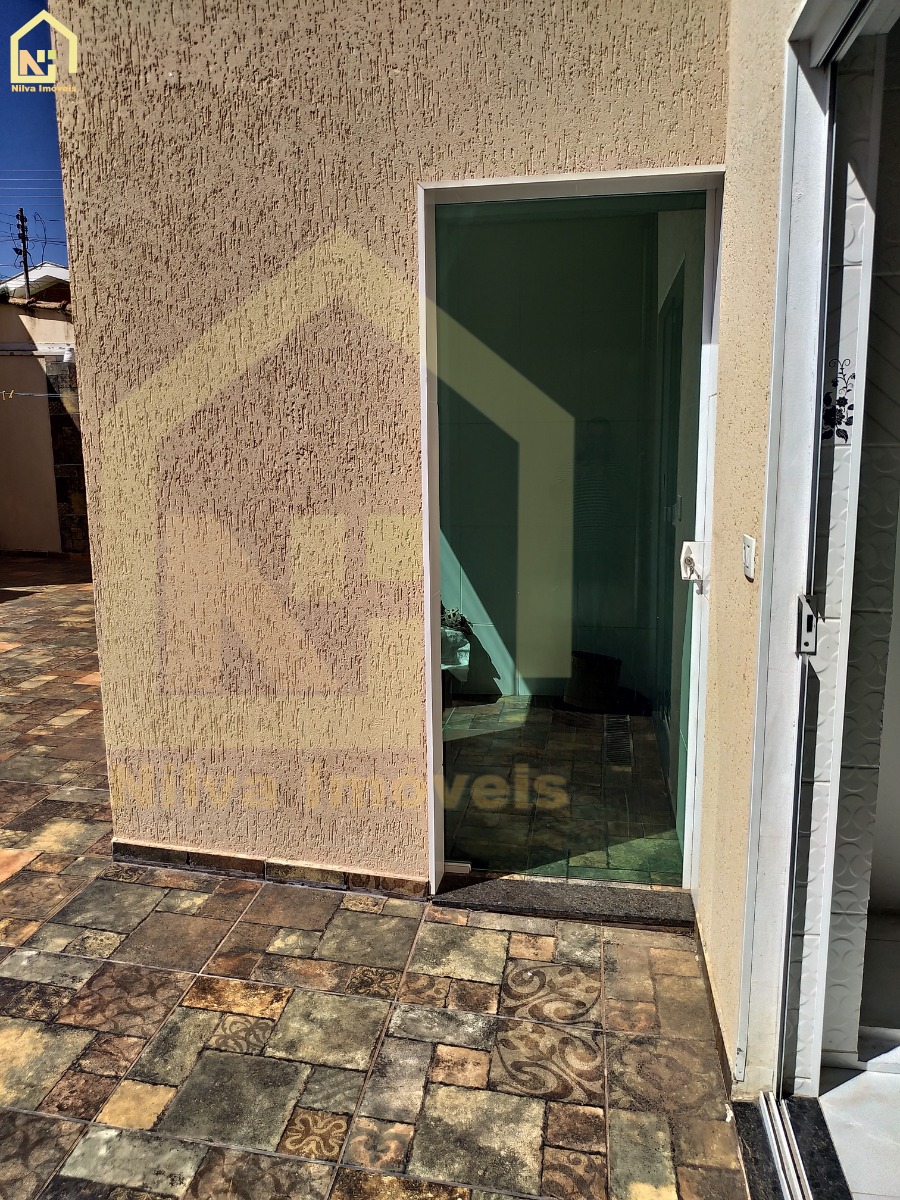 Imagens do imóveis Casa (Padrão), com 3 quartos e 4 banheiros à Venda, 180 m² em Vargem Grande do Sul/SP