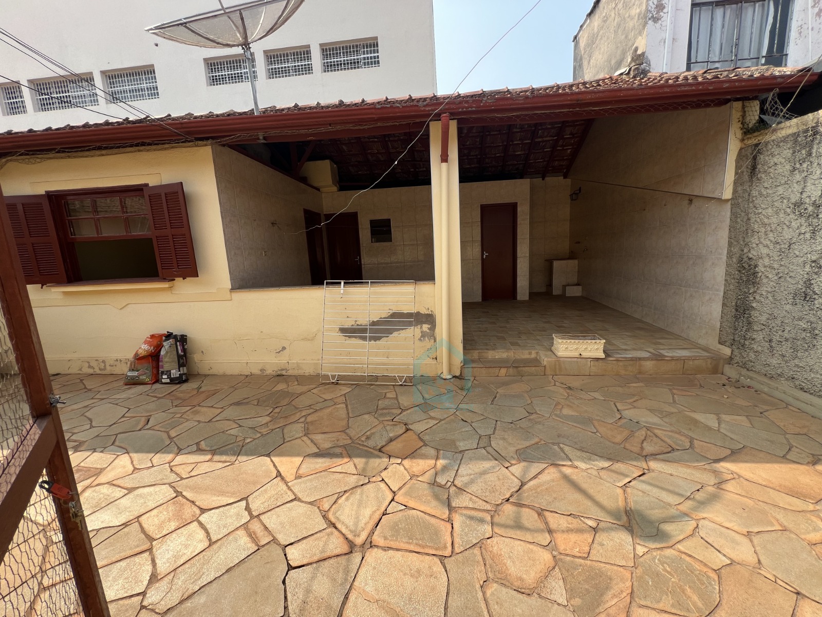 Imagens do imóveis Casa (Padrão), com 3 quartos e 2 banheiros à Venda, 325 m² em Vargem Grande do Sul/SP