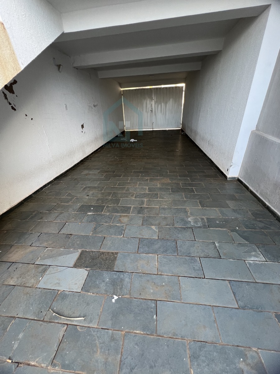 Imagens do imóveis Casa (Padrão), com 2 quartos e 2 banheiros à Venda, 360 m² em Vargem Grande do Sul/SP