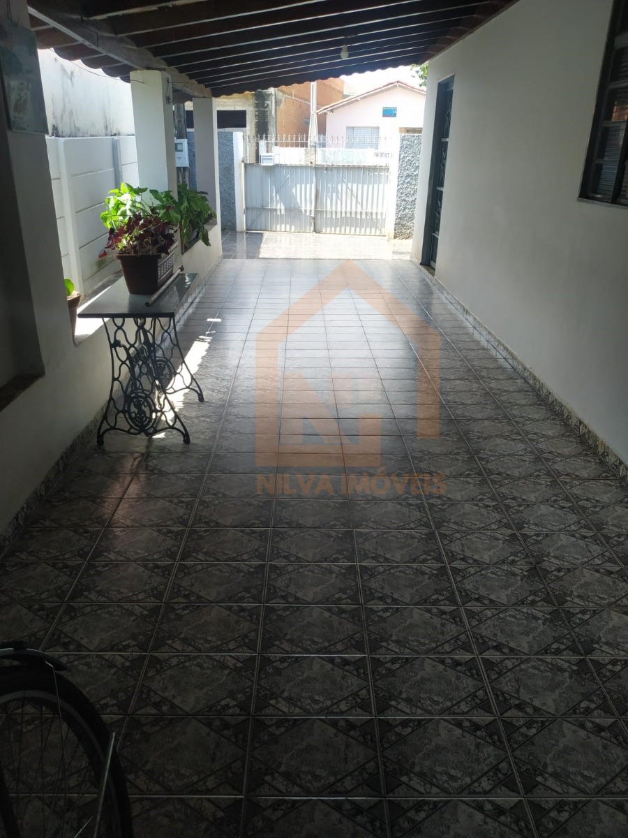 Imagens do imóveis Casa (Padrão), com 4 quartos e 2 banheiros à Venda, 282 m² em Vargem Grande do Sul/SP