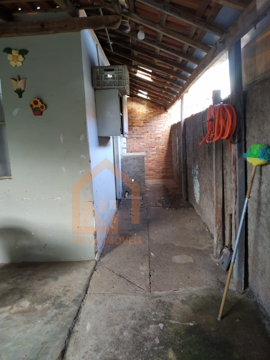 Imagens do imóveis Casa (Padrão), com 4 quartos e 2 banheiros à Venda, 200 m² em Vargem Grande do Sul/SP