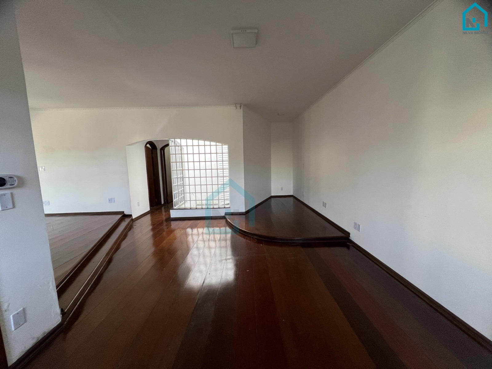 Imagens do imóveis Casa (Padrão), com 2 quartos e 2 banheiros à Venda, 360 m² em Vargem Grande do Sul/SP