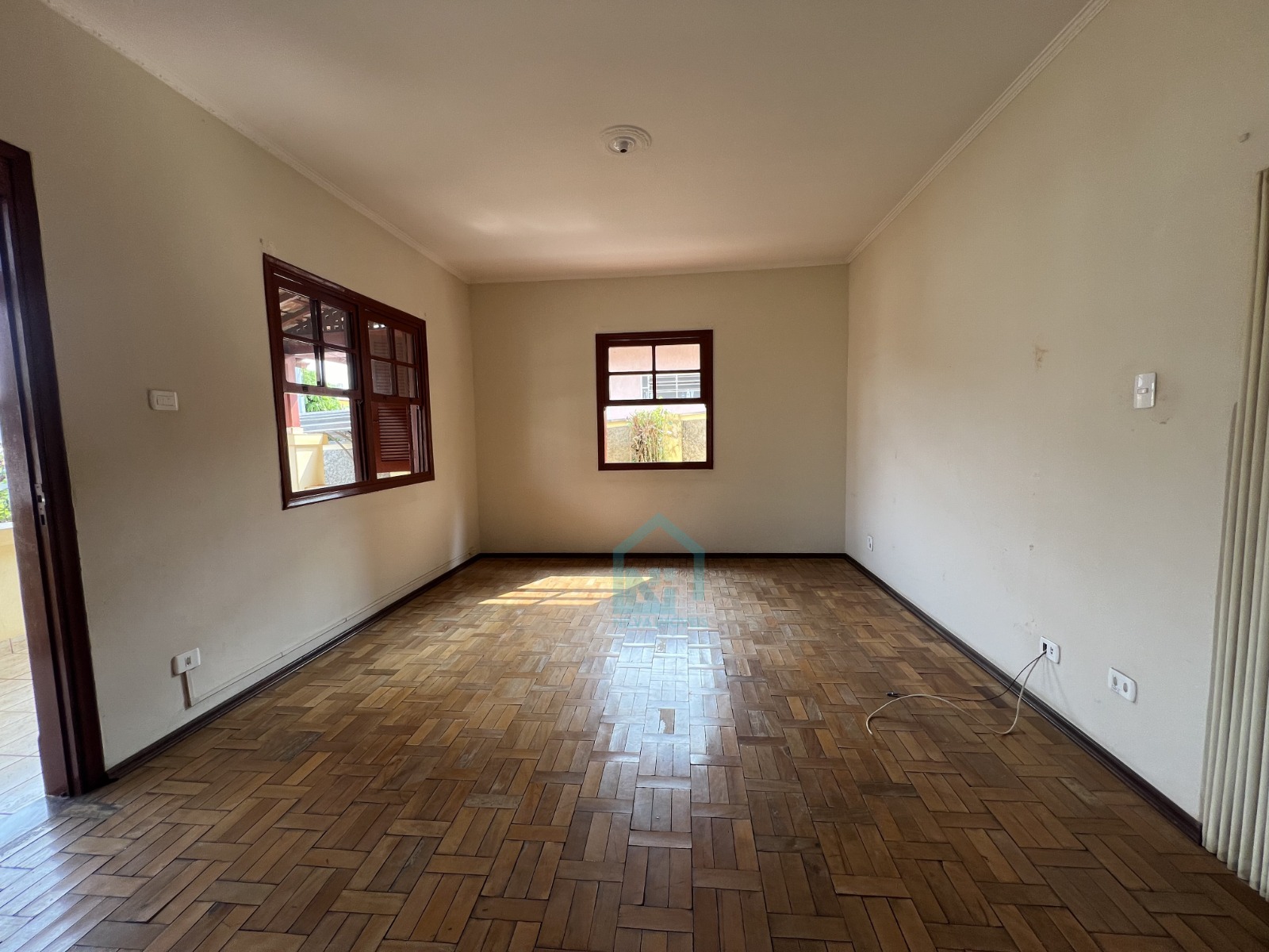 Imagens do imóveis Casa (Padrão), com 3 quartos e 2 banheiros à Venda, 325 m² em Vargem Grande do Sul/SP