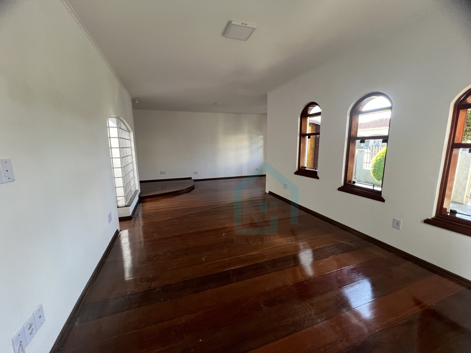 Imagens do imóveis Casa (Padrão), com 2 quartos e 2 banheiros à Venda, 360 m² em Vargem Grande do Sul/SP