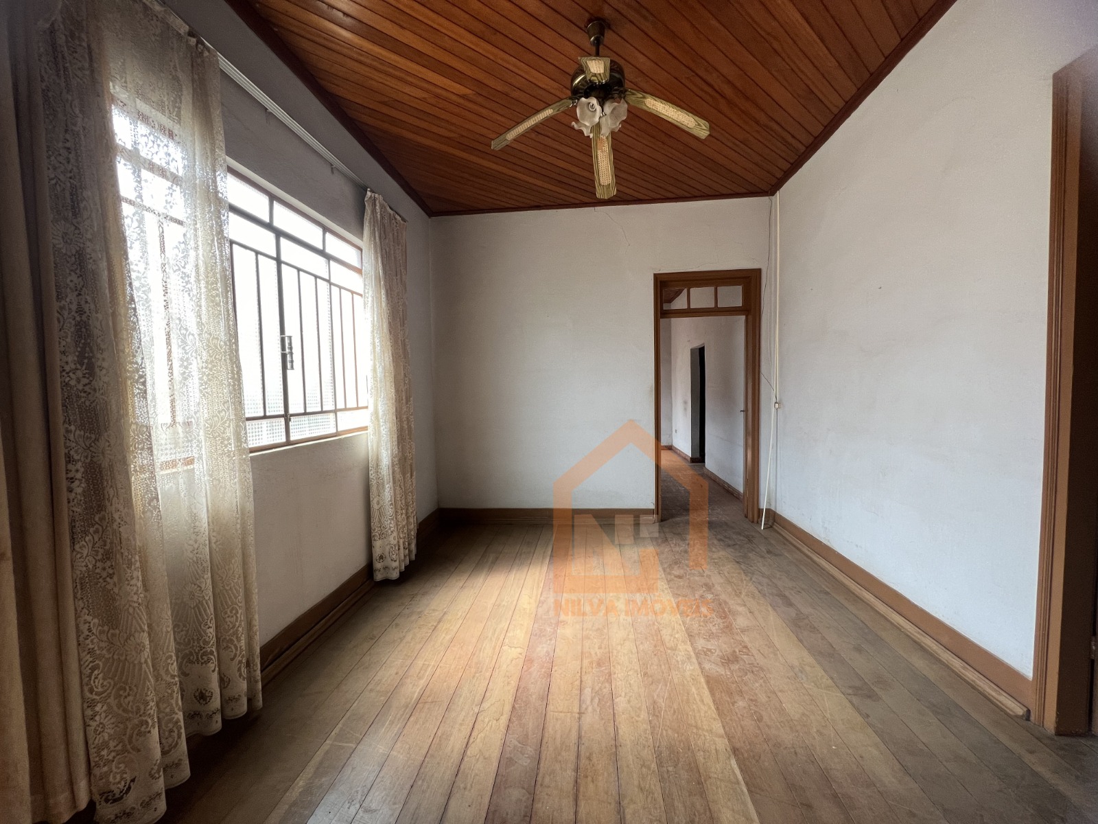 Imagens do imóveis Casa (Padrão), com 3 quartos e 1 banheiros à Venda, 402 m² em Vargem Grande do Sul/SP
