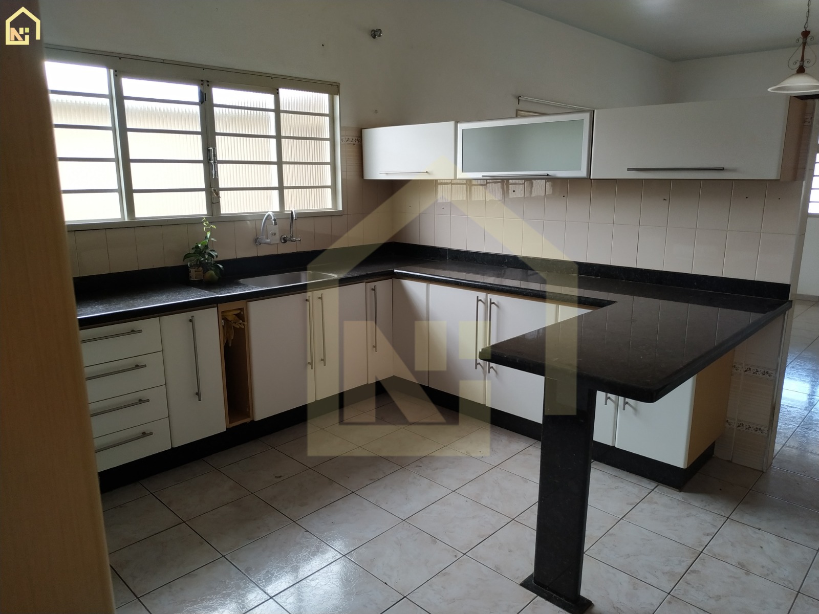 Imagens do imóveis Casa (Padrão), com 2 quartos e 4 banheiros à Venda, 240 m² em Vargem Grande do Sul/SP