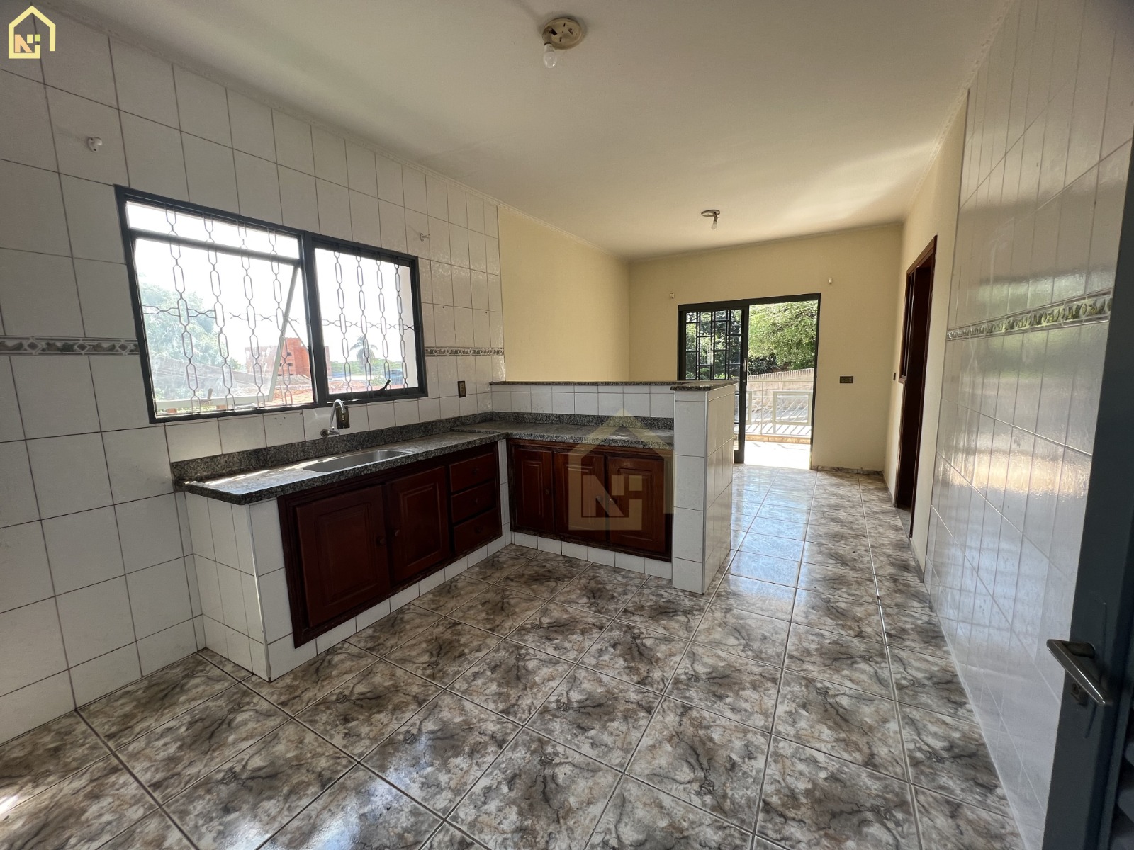 Imagens do imóveis Casa (Padrão), com 6 quartos e 2 banheiros à Venda, 190 m² em Vargem Grande do Sul/SP