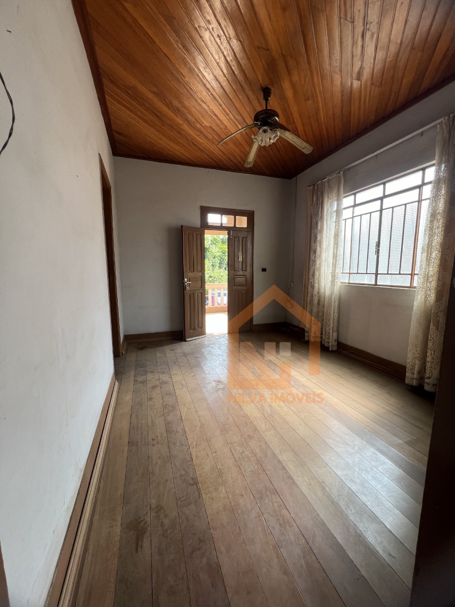 Imagens do imóveis Casa (Padrão), com 3 quartos e 1 banheiros à Venda, 402 m² em Vargem Grande do Sul/SP