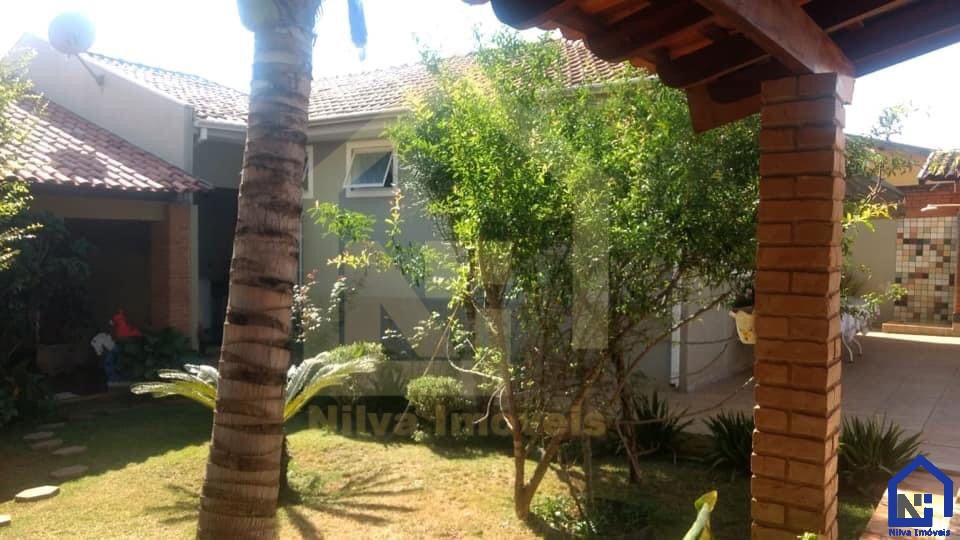Imagens do imóveis Casa (Padrão), com 3 quartos e 3 banheiros à Venda, 500 m² em Vargem Grande do Sul/SP