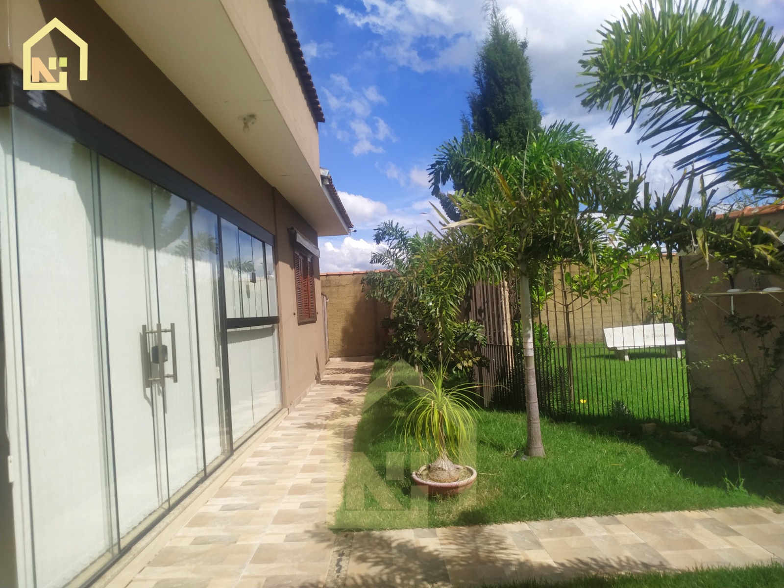 Imagens do imóveis Casa (Padrão), com 3 quartos e 3 banheiros à Venda, 716 m² em Vargem Grande do Sul/SP