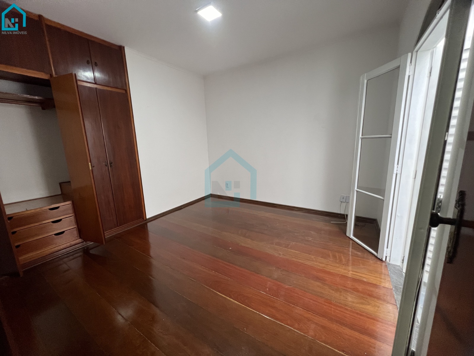 Imagens do imóveis Casa (Padrão), com 2 quartos e 2 banheiros à Venda, 360 m² em Vargem Grande do Sul/SP