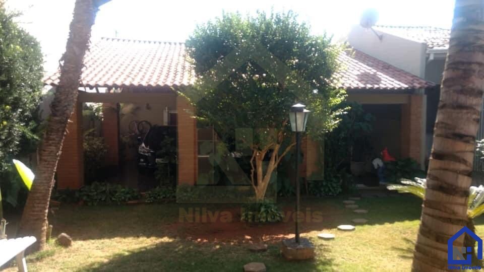 Imagens do imóveis Casa (Padrão), com 3 quartos e 3 banheiros à Venda, 500 m² em Vargem Grande do Sul/SP