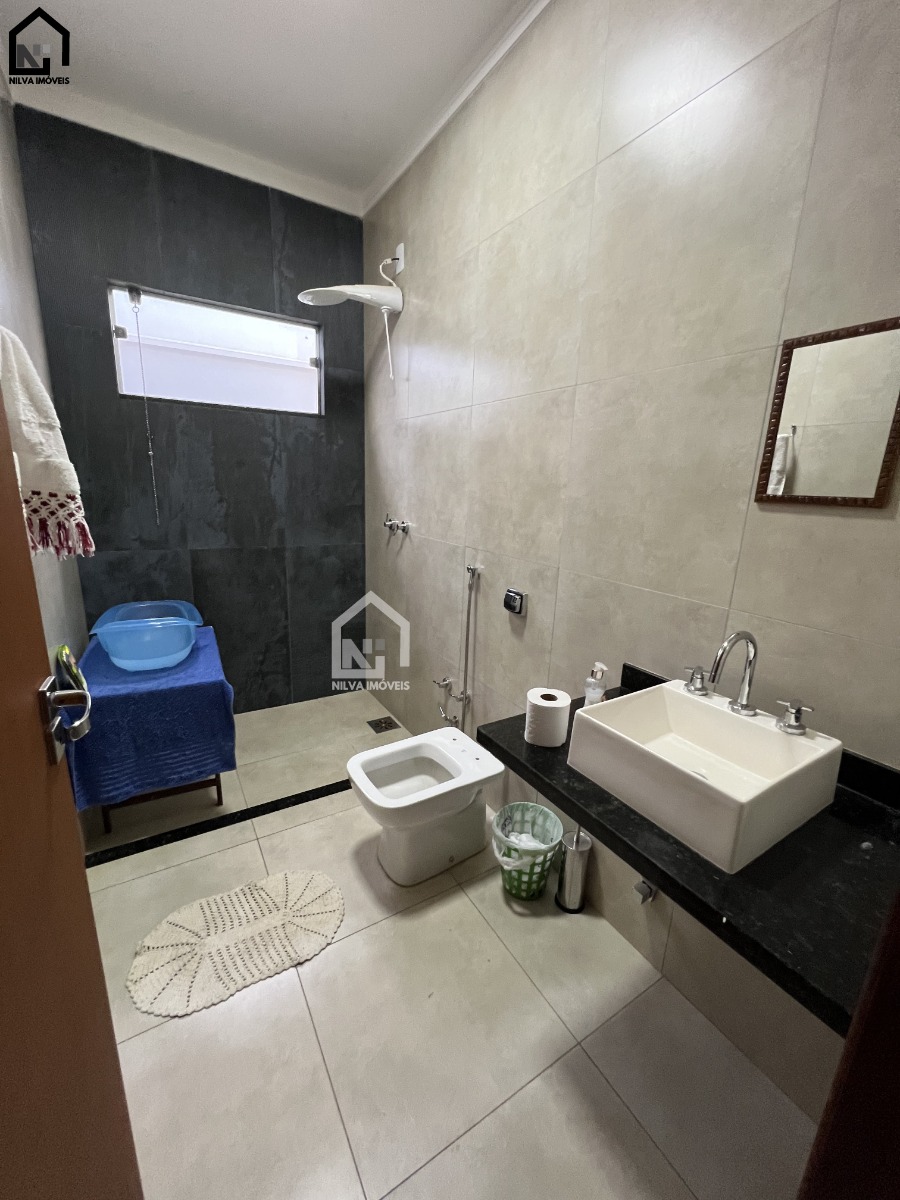 Imagens do imóveis Casa (Padrão), com 2 quartos e 3 banheiros à Venda, 250 m² em Vargem Grande do Sul/SP