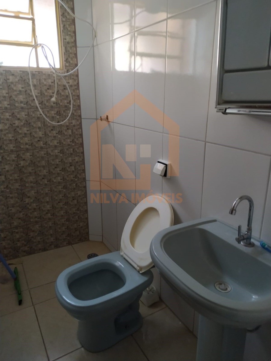 Imagens do imóveis Casa (Padrão), com 4 quartos e 2 banheiros à Venda, 200 m² em Vargem Grande do Sul/SP