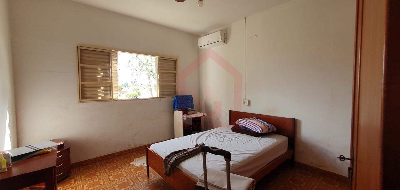 Imagens do imóveis Casa (Padrão), com 2 quartos e 2 banheiros à Venda, 298 m² em Casa Branca/SP