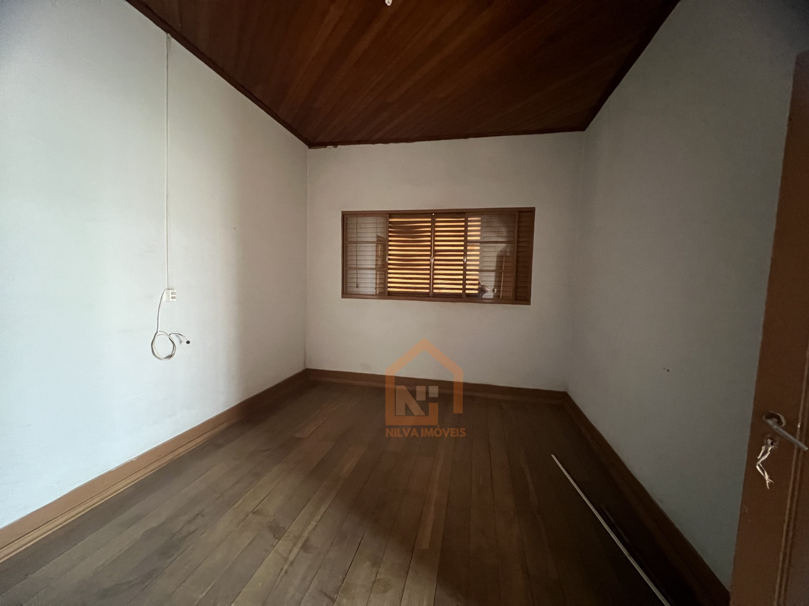 Imagens do imóveis Casa (Padrão), com 3 quartos e 1 banheiros à Venda, 402 m² em Vargem Grande do Sul/SP