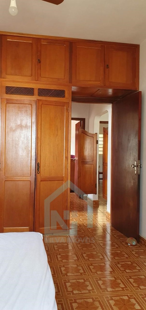 Imagens do imóveis Casa (Padrão), com 2 quartos e 2 banheiros à Venda, 298 m² em Casa Branca/SP