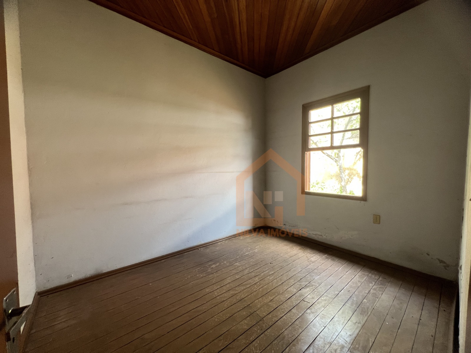 Imagens do imóveis Casa (Padrão), com 3 quartos e 1 banheiros à Venda, 402 m² em Vargem Grande do Sul/SP