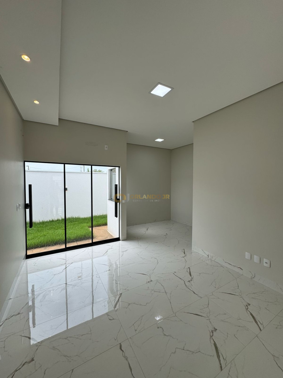 Imagens do imóveis Casa Nova com Piscina – Excelente Localização!