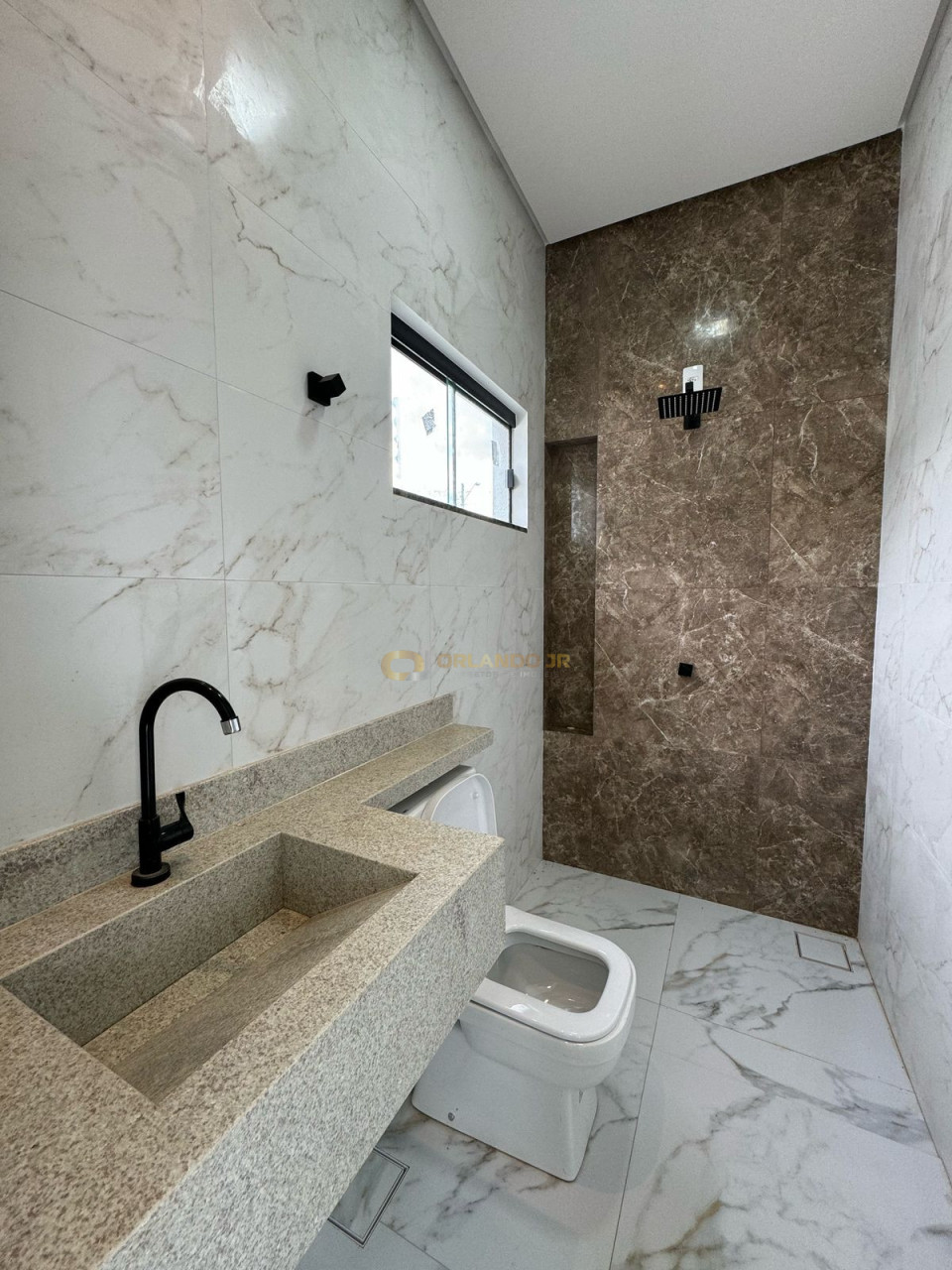 Imagens do imóveis Casa Nova com Piscina – Excelente Localização!