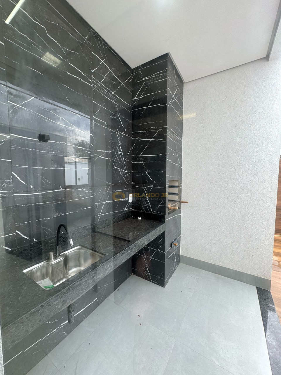 Imagens do imóveis Casa Nova com Piscina – Excelente Localização!