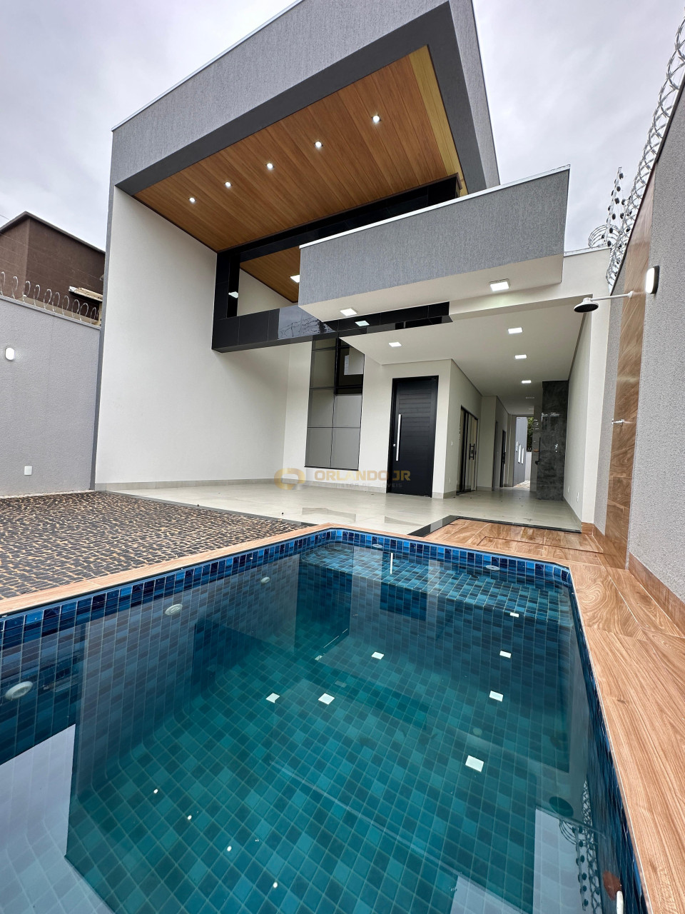 Imagens do imóveis Casa Nova Próxima à Praia da Graciosa