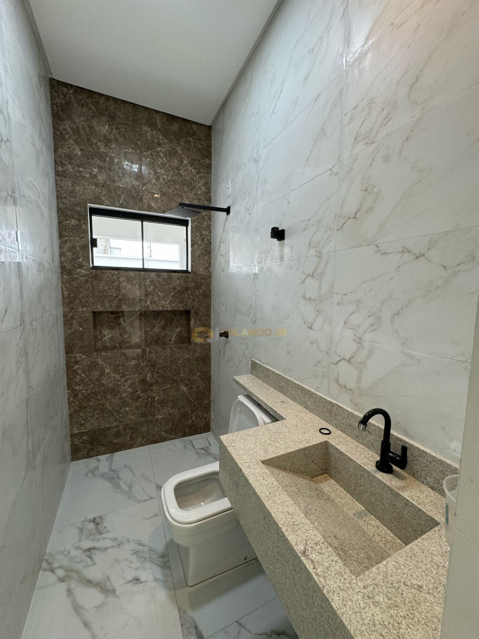 Imagens do imóveis Casa Nova com Piscina – Excelente Localização!