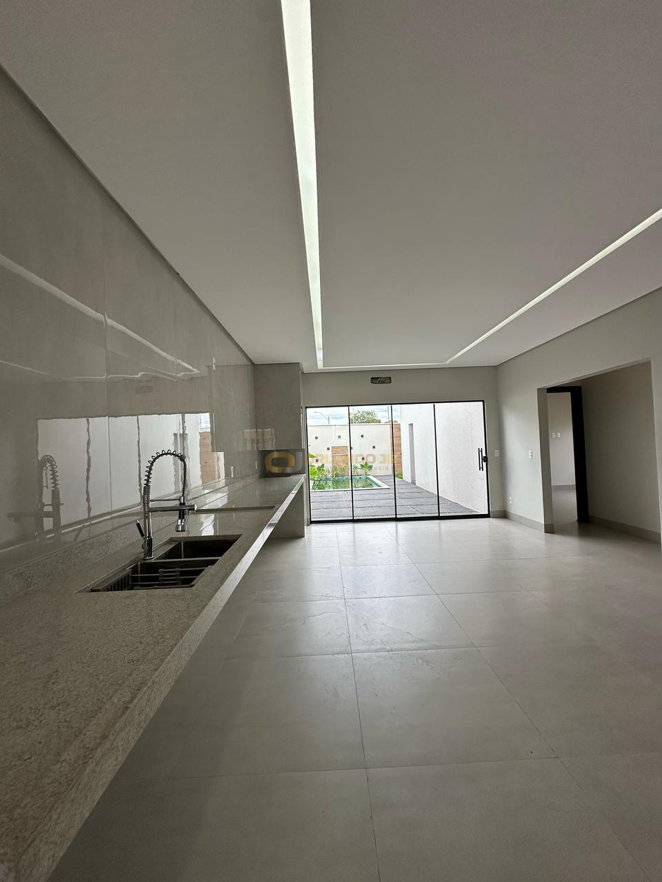 Imagens do imóveis Casa Nova de Alto Padrão