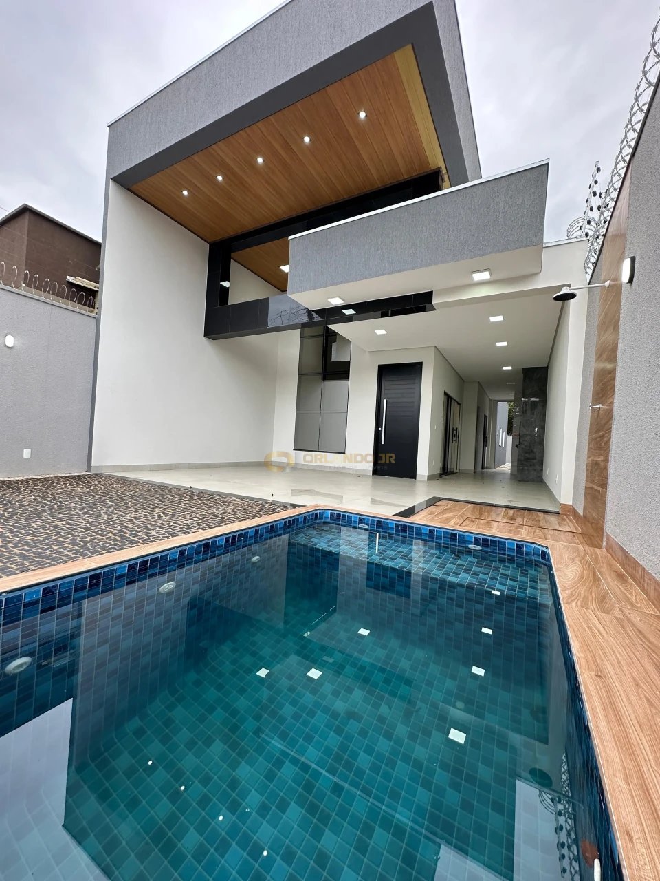 Imagens do imóveis Casa Nova Próxima à Praia da Graciosa