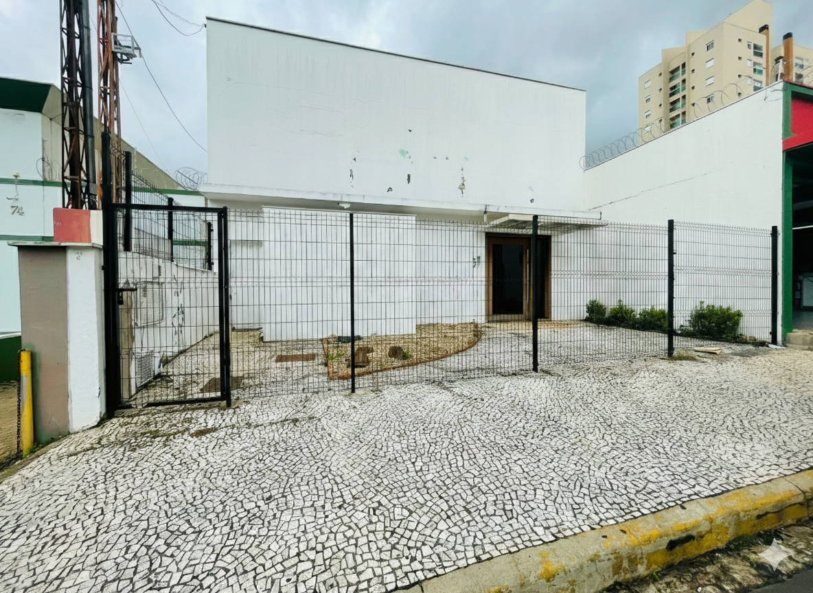 Sobre barracão com 296 m² para alugar em Piracicaba