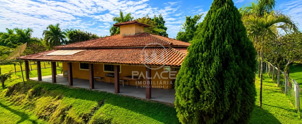 Imóvel residencial e terreno comercial disponível para locação - Foto 1