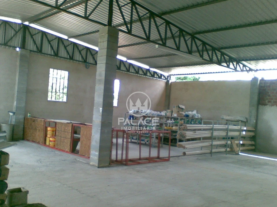 BARRACAO / LOCACAO / 600m² area util / 3000m² terreno / MOMBUCA