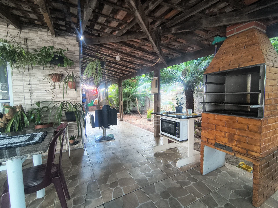 Casa  de esquina excelente á venda na Balbo